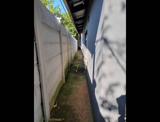 10 BEDROOM HOUSE FOR SALE IN SOPHIATOWN